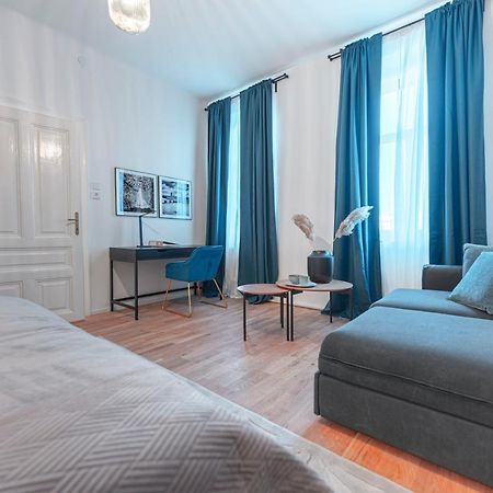 City Appartement Wagram Am Hauptbahnhof Sankt Poelten Eksteriør bilde