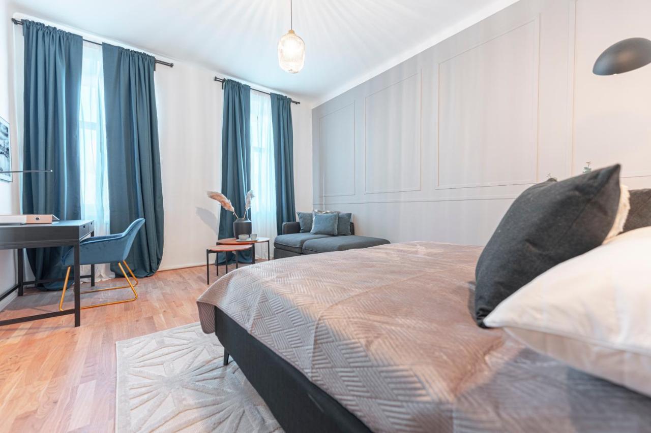 City Appartement Wagram Am Hauptbahnhof Sankt Poelten Eksteriør bilde