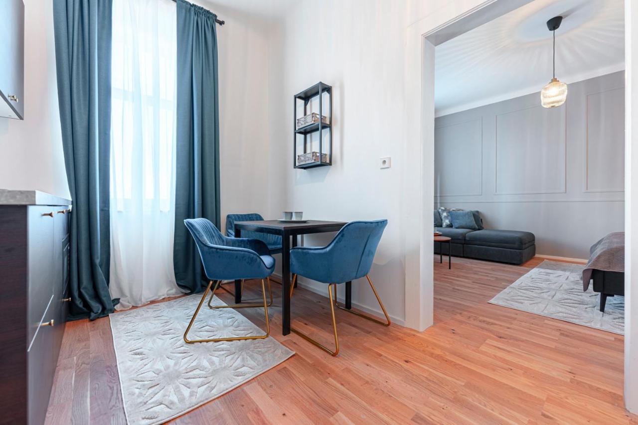 City Appartement Wagram Am Hauptbahnhof Sankt Poelten Eksteriør bilde