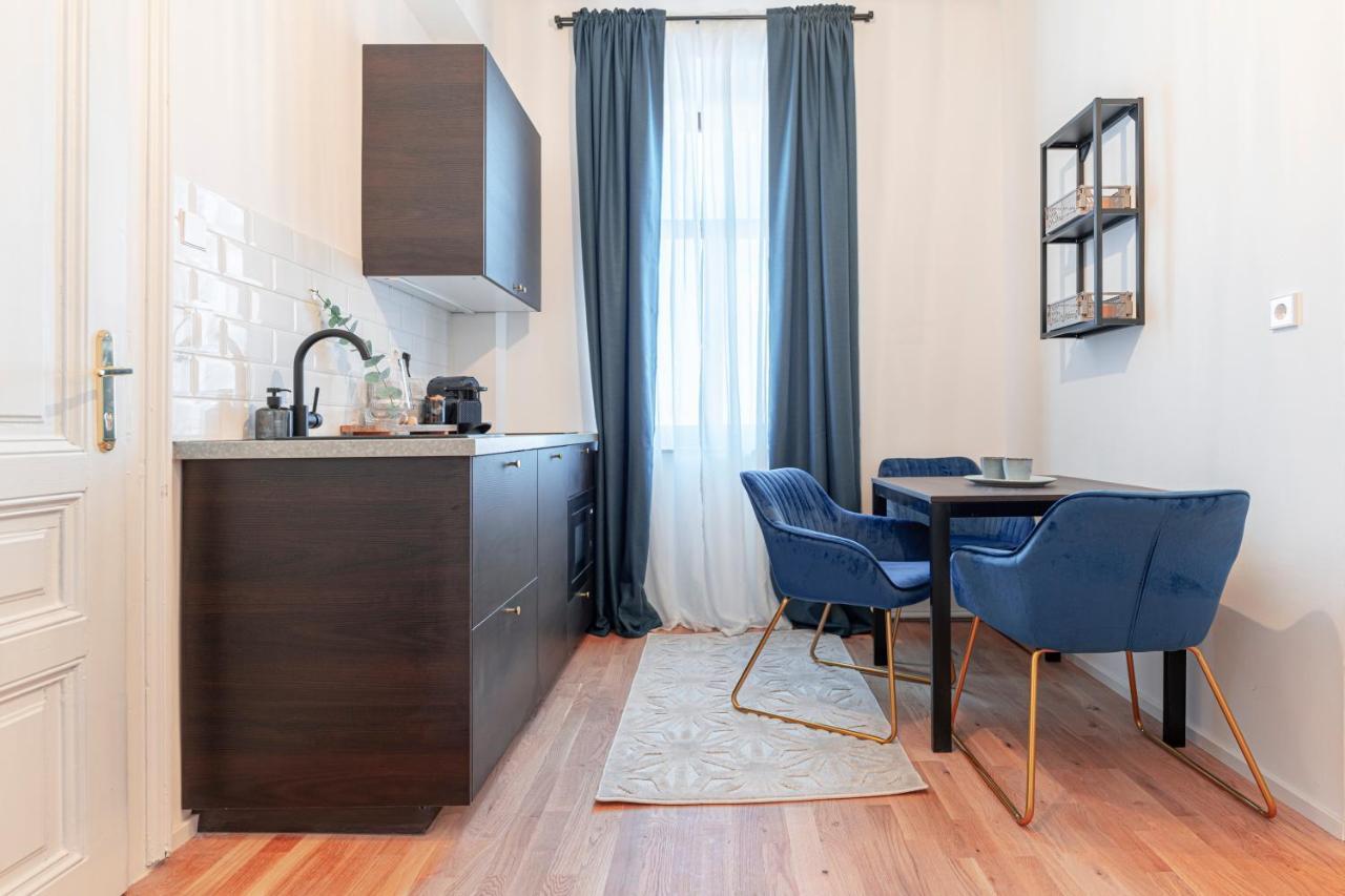 City Appartement Wagram Am Hauptbahnhof Sankt Poelten Eksteriør bilde